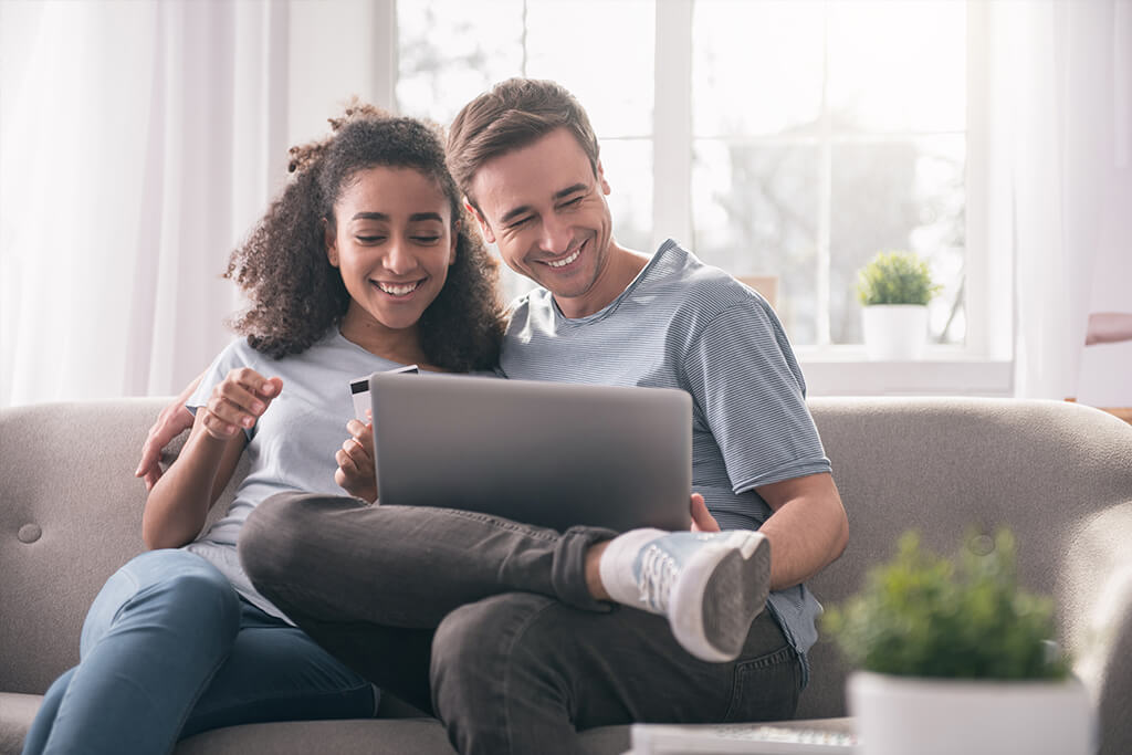 Couple on the computer
